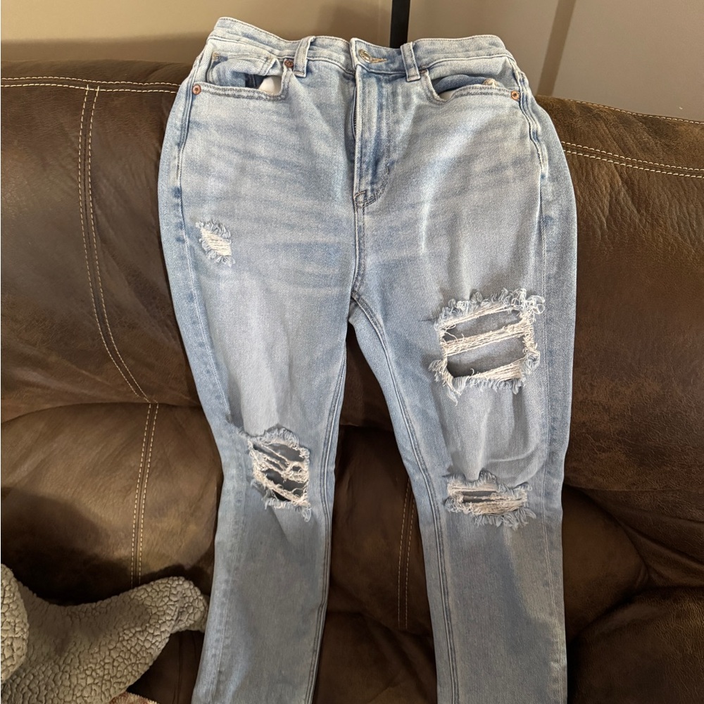 Women’s AE size 2 straight leg jeans